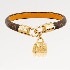 Louis Vuitton Alma Bracelet - size 17